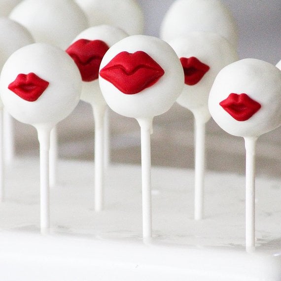 Plump Kissable Lip Cake Pops