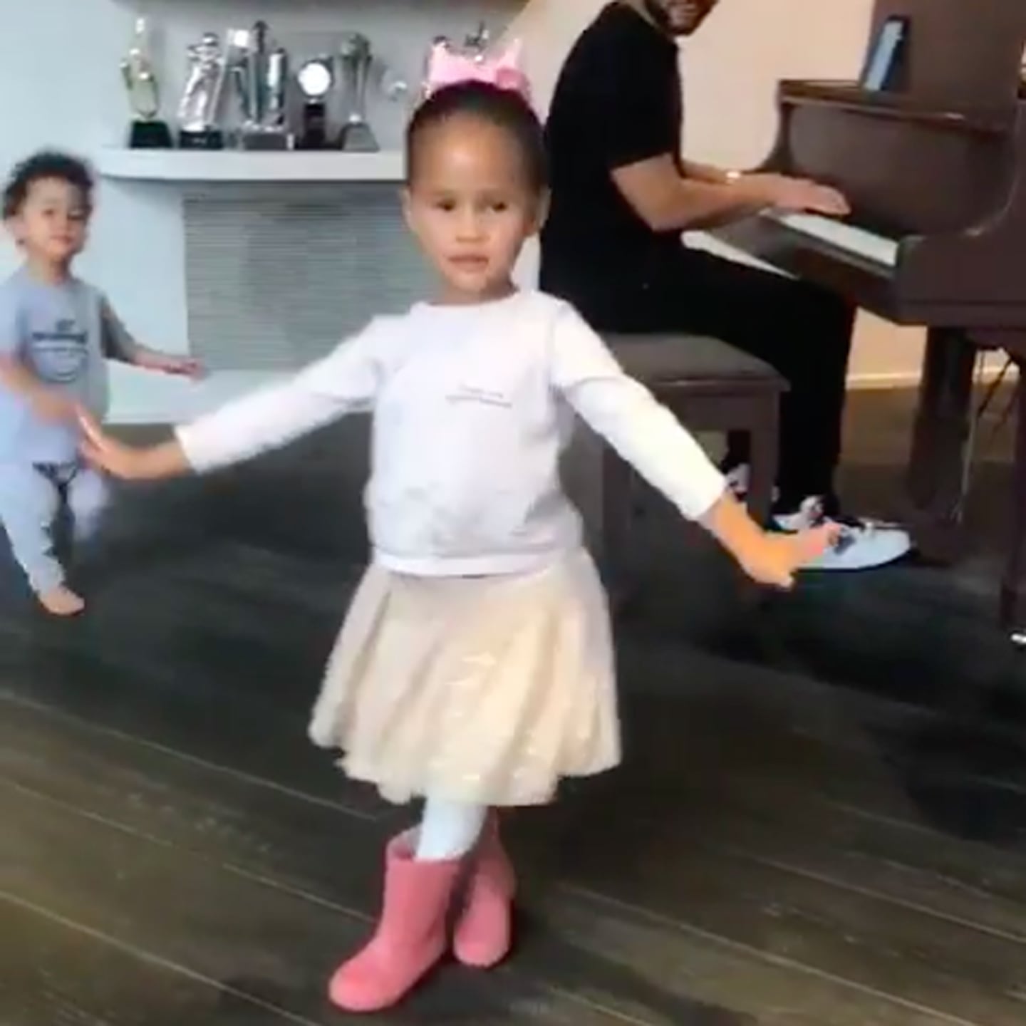 Watch Luna And Miles Dance To John Legend As He Plays Piano Popsugar Family