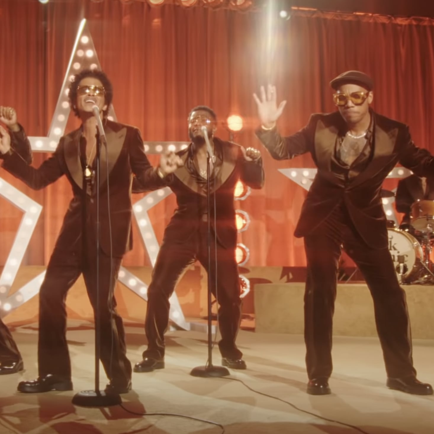 Bruno Mars, Anderson .Paak, Silk Sonic - Smokin Out The Window [Official  Music Video] 