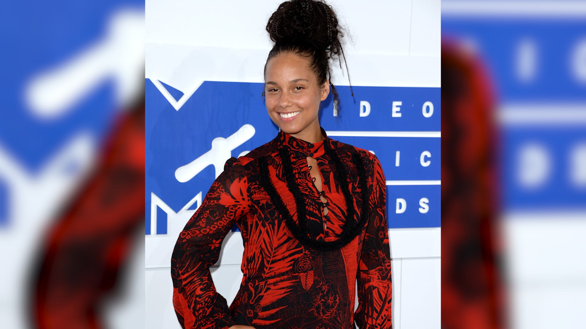 Alicia Keys's NoMakeup Look at MTV VMAs 2016 POPSUGAR Beauty