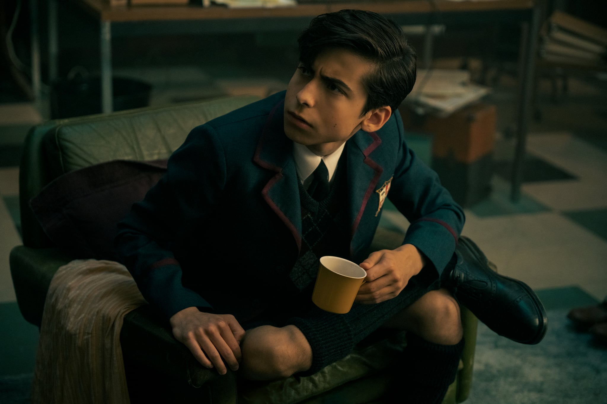 The Umbrella Academy What Does 5 Say To His Dad In Greek POPSUGAR 
