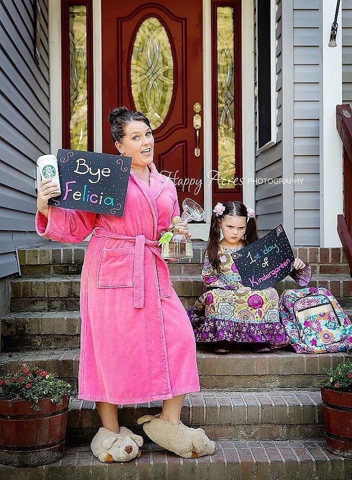 This mom who nailed her daughter's first-day-of-kindergarten photo shoot.