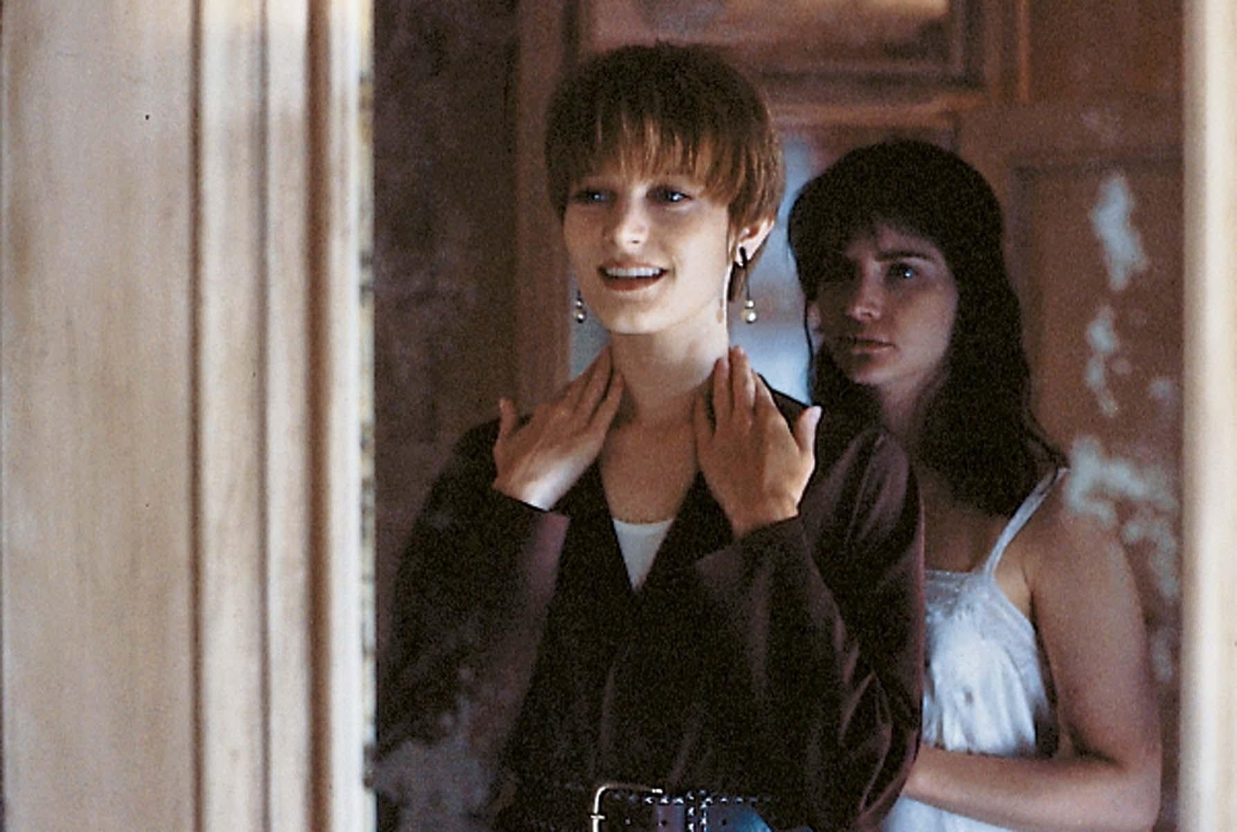 Single White Female | What's Streaming Now? The Best May Netflix Picks