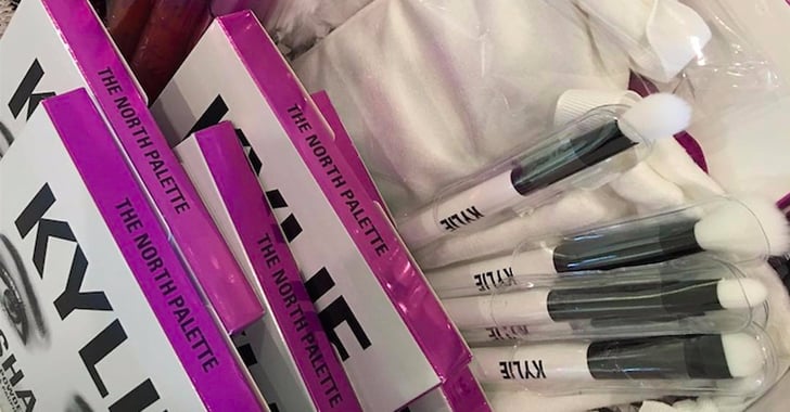 Http www popsugar com home inside penelope disick christmas bedroom 42819024