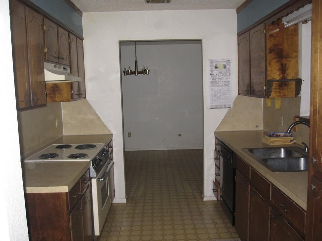 2. Faceless Bunker The Prettiest Farmhouse Kitchen Makeovers on Fixer