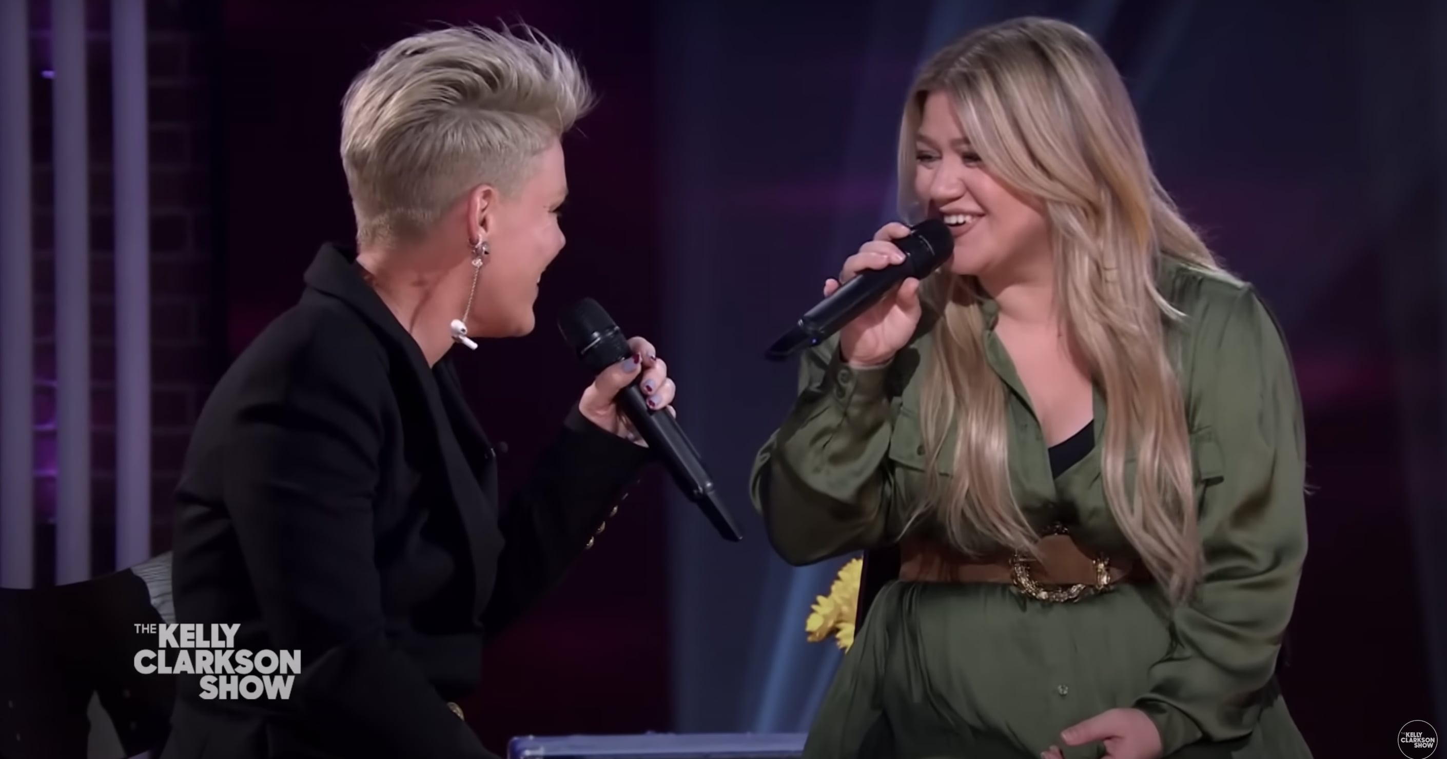 Pink and Kelly Clarkson Perform Who Knew as a Duet POPSUGAR Entertainment