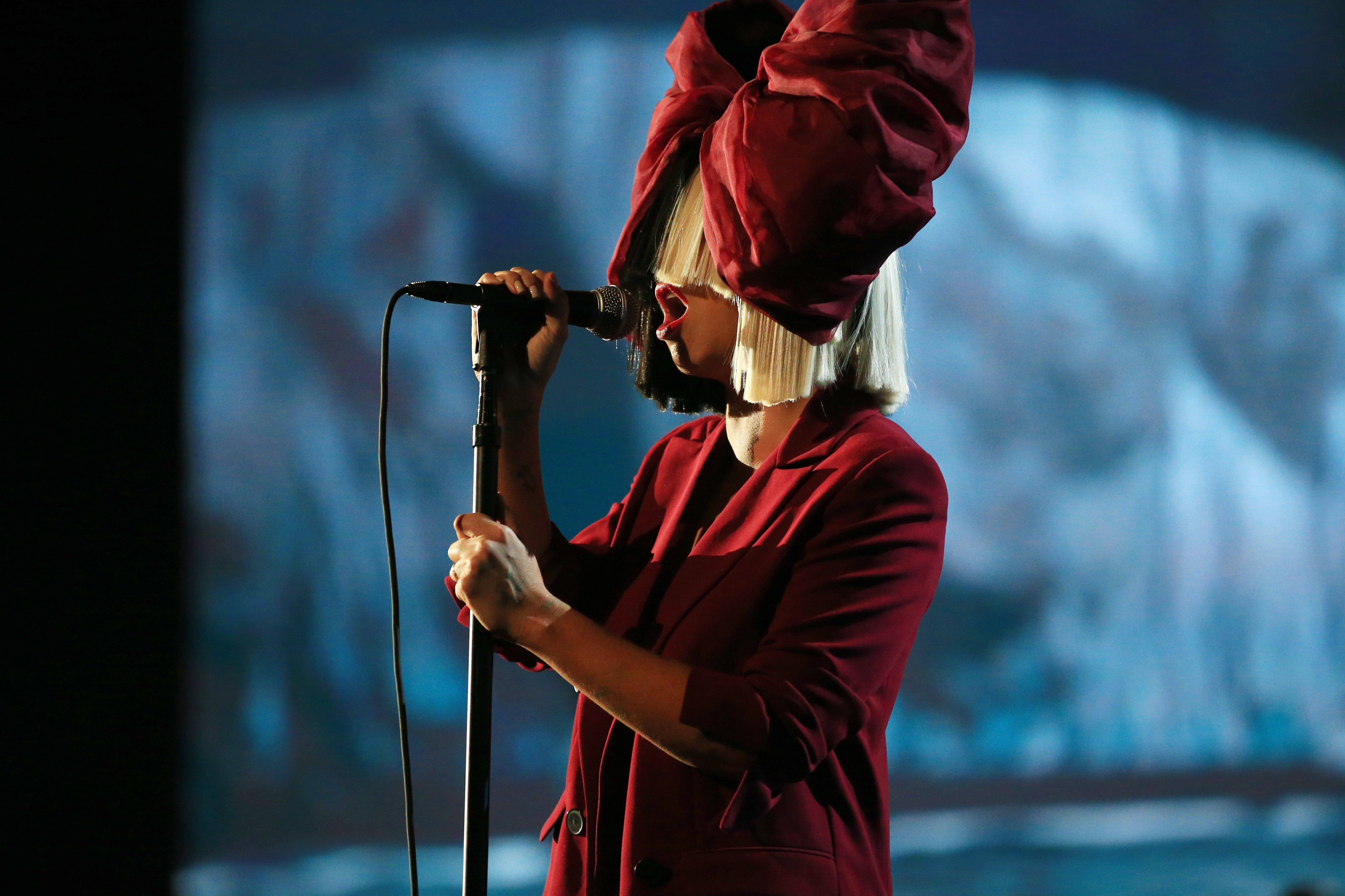 Unstoppable (Sia song) - Wikipedia