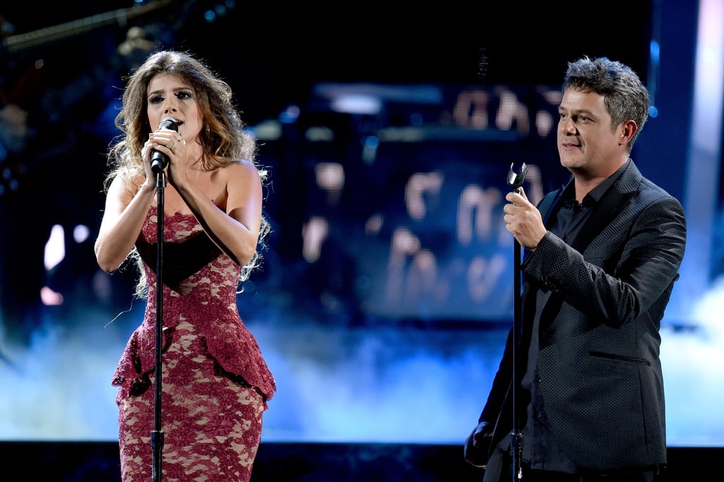 When Alejandro Sanz Performed "A Que No Me Dejas" With Brazilian Singer Paula Fernandes and Mariachi Band Sol de México