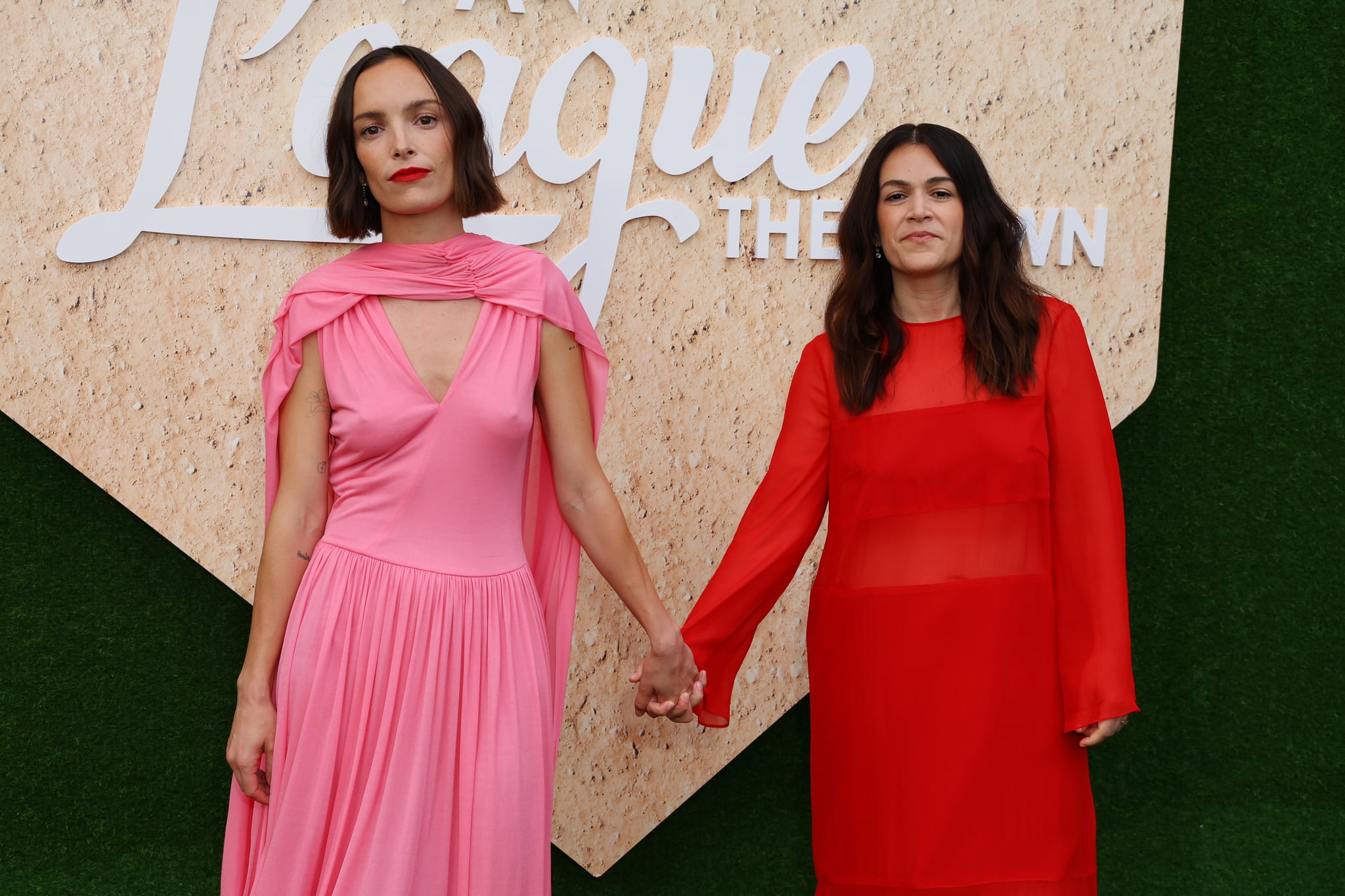 LOS ANGELES, CALIFORNIA - AUGUST 04: (L-R) Jodi Balfour and Abbi Jacobson attend the Los Angeles premiere of new Prime Video Series 