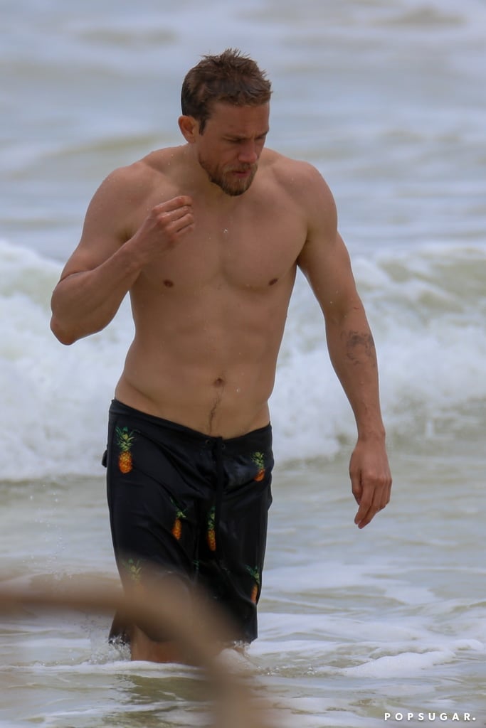 Charlie-Hunnam-Shirtless-Beach-Hawaii-Ap