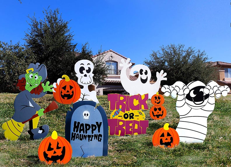 For a Friendly Vibe: Joyin Friendly Halloween Corrugate Yard Stake Signs