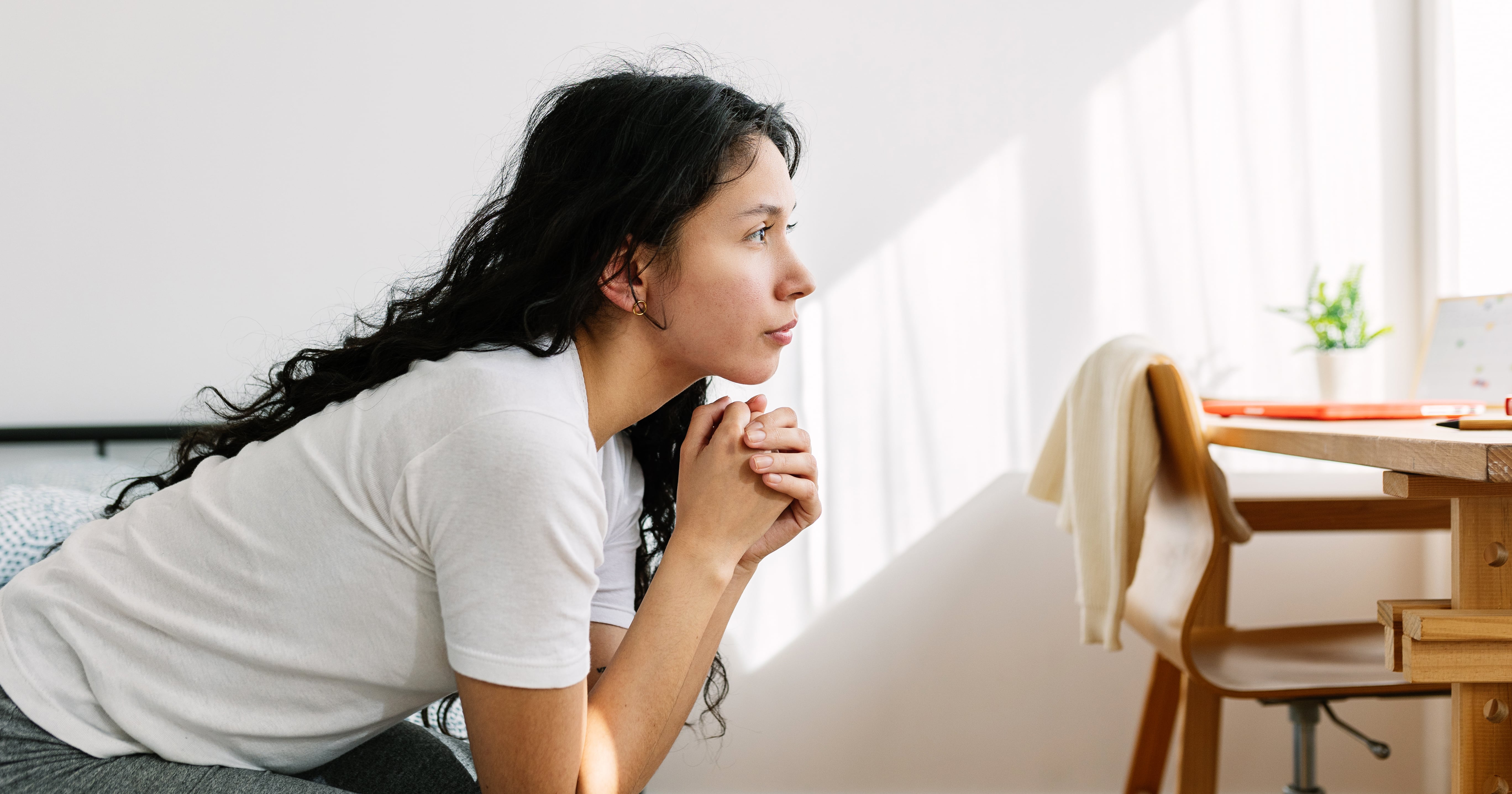 How to Manage Grief During Holidays, According to Experts