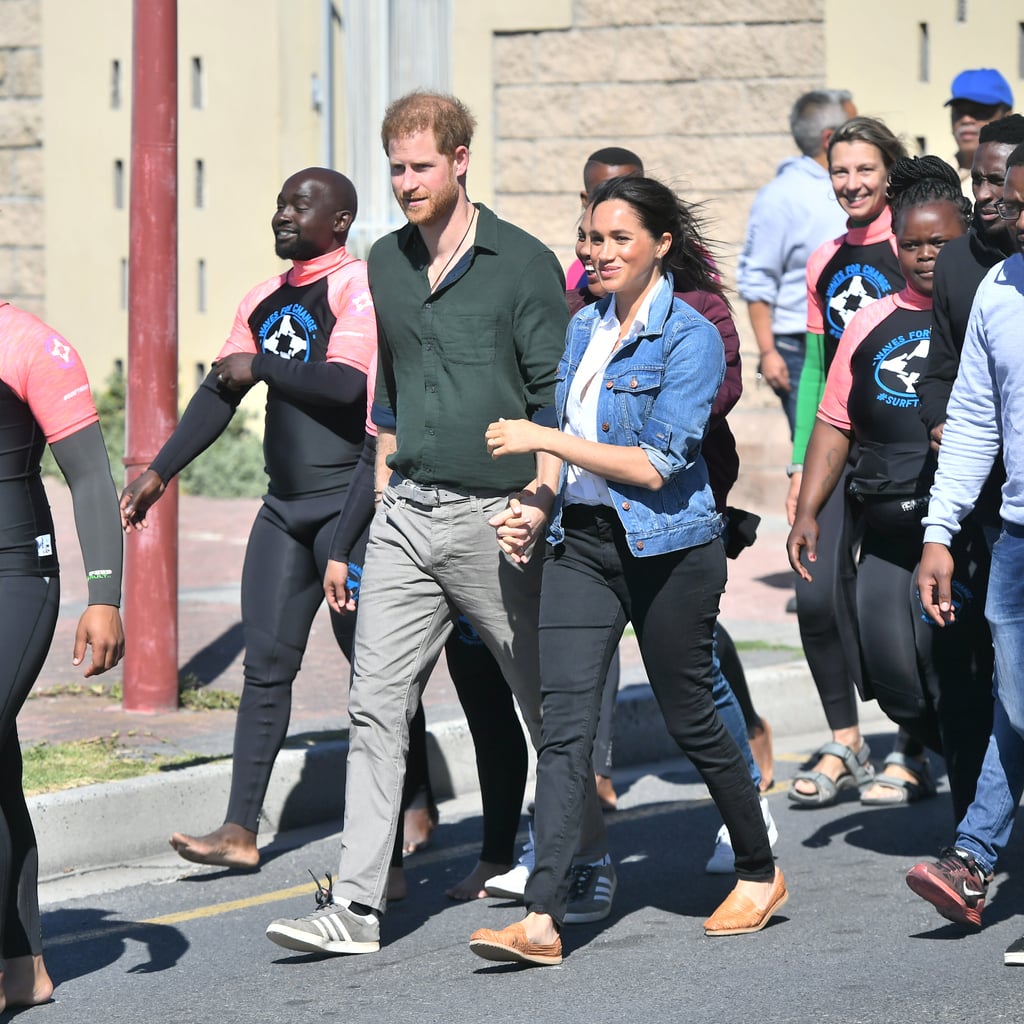 Meghan Markle and Prince Harry Kissing in Cape Town Pictures