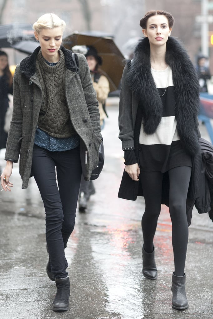 Black and white stripes meet fur layers at right, while left it's all about easy layers.
Black and white stripes meet fur layers at right, while left it's all about easy layers.