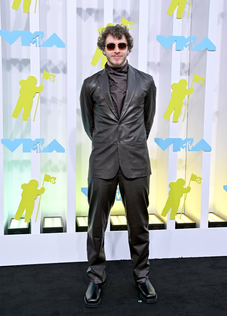 杰克·哈洛在2022年MTV音乐录影带大奖上穿着赫尔姆斯