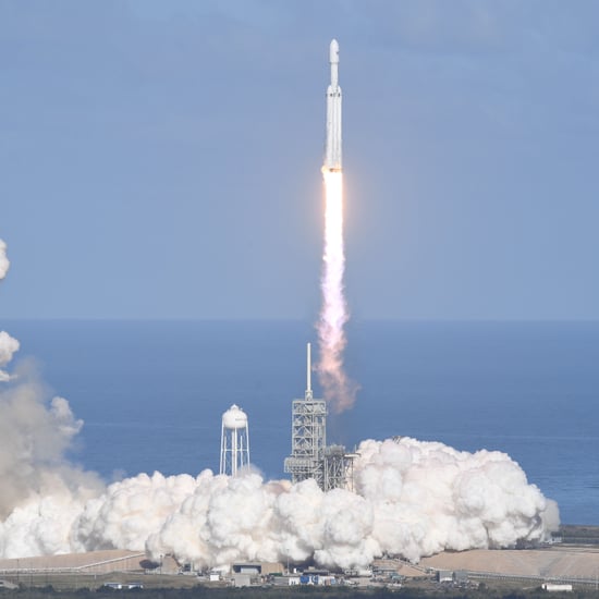 埃隆·马斯克和SpaceX猎鹰重型火箭成功发射到火星