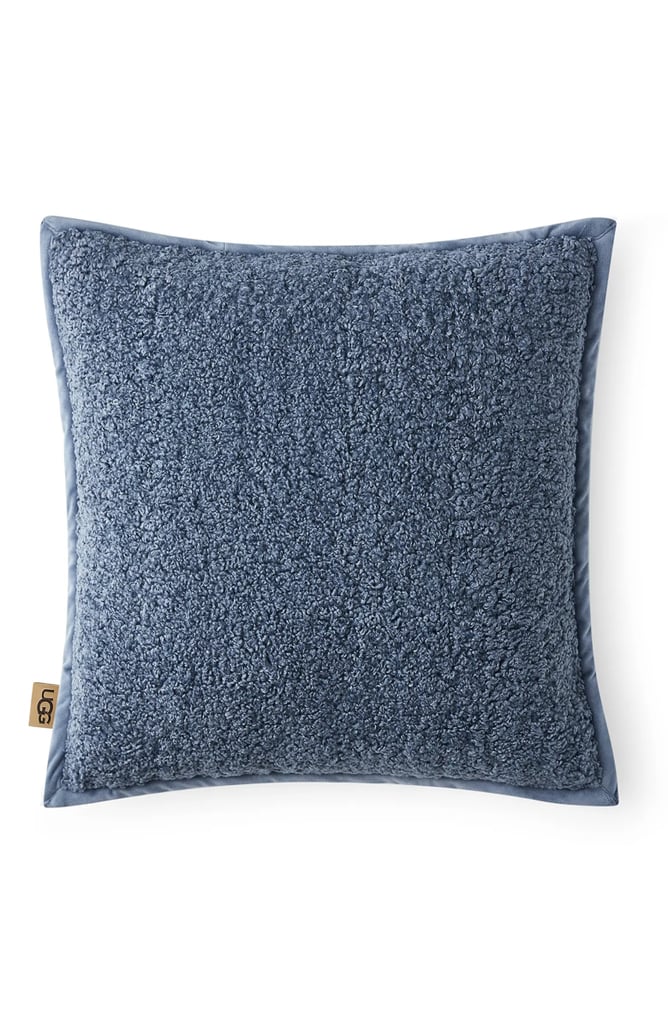 Bedding: Nisa Curly Fleece Pillow