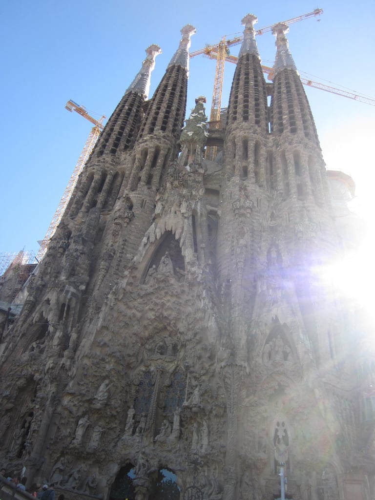 Visit La Sagrada Familia