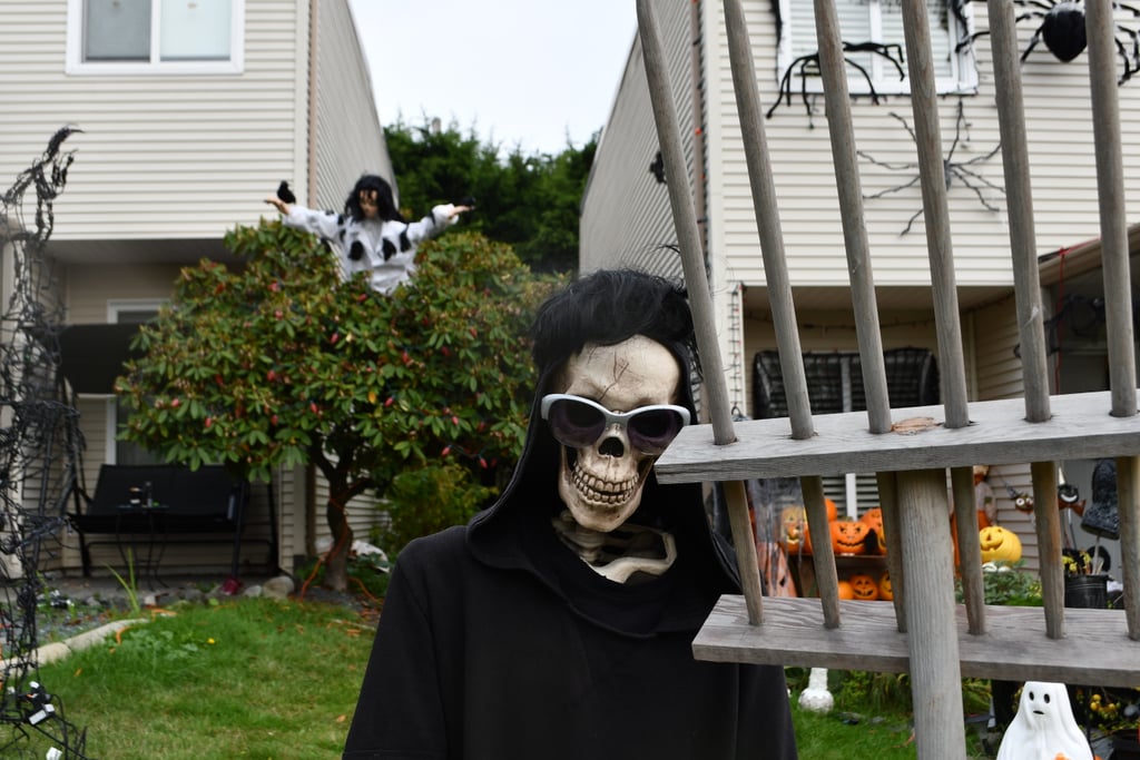 This Guy's Schitt's Creek Halloween Decorations Are Amazing