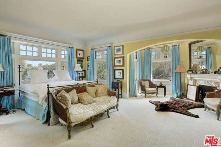 Kat Von D Buys House From Cheaper by the Dozen