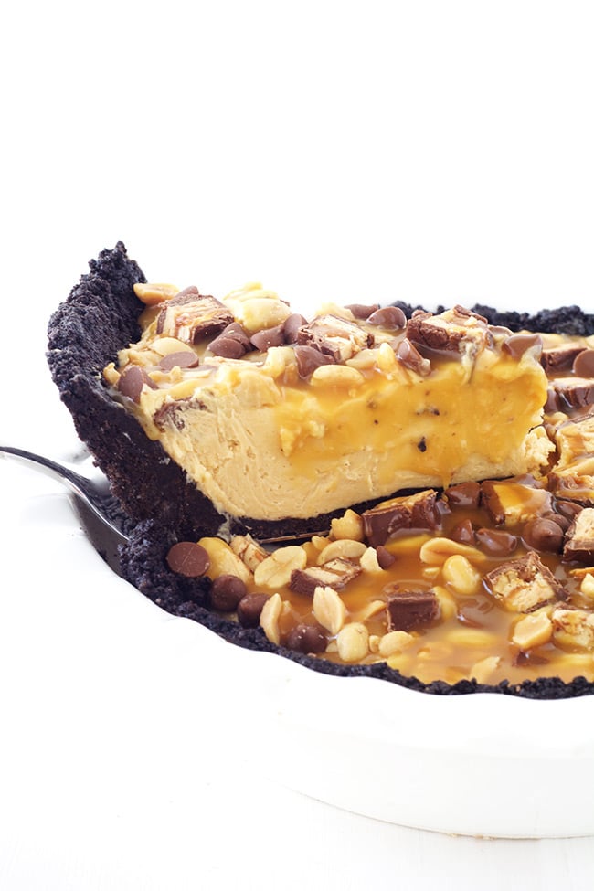 Snickers Peanut Butter Oreo Pie