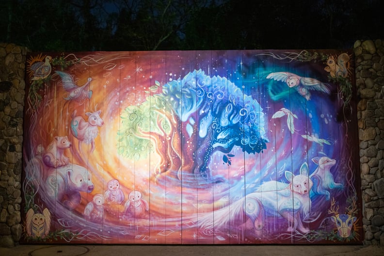 Disney’s Animal Kingdom: Photo Wall on Discovery Island