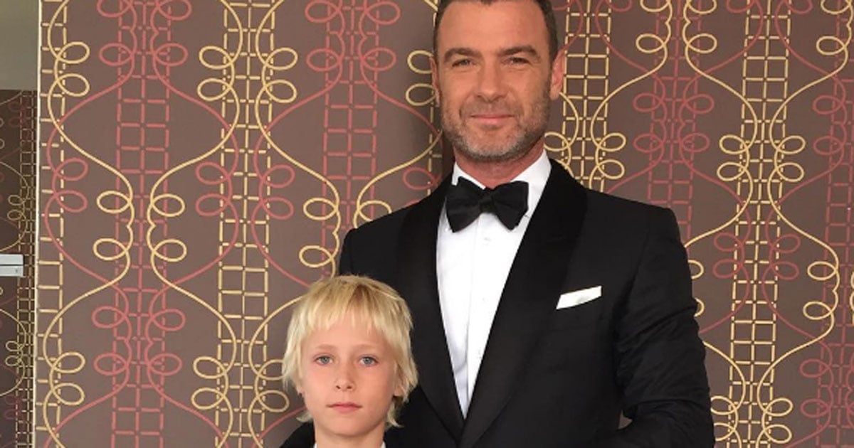 Liev Schreiber and Son at 2016 Emmys PS Celebrity(02)