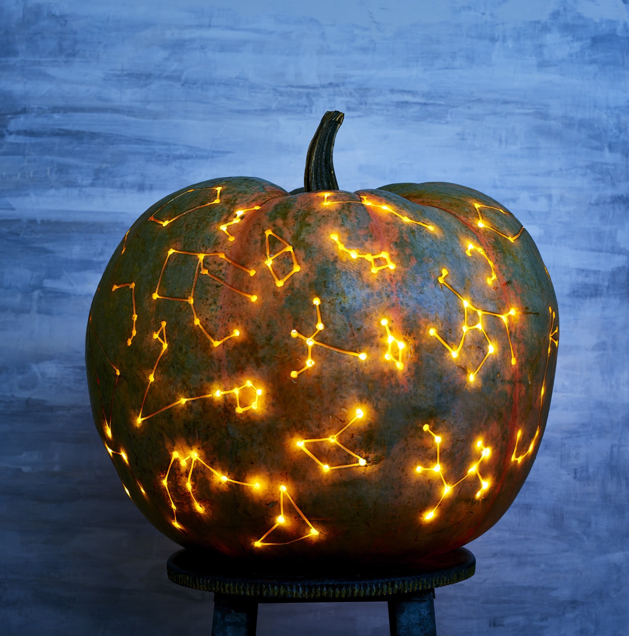 Constellation lantern top