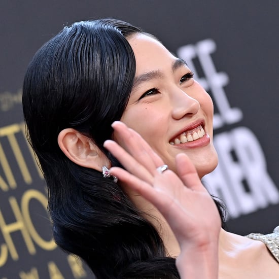 Squid Game's HoYeon Jung Rocks a Meaningful Hair Ribbon at the 2022 SAG  Awards — See Photos