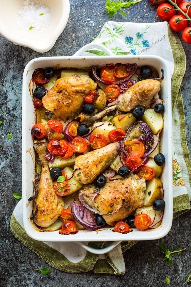 kurczak Grecki na jednej patelni i pieczone warzywa warzywa
