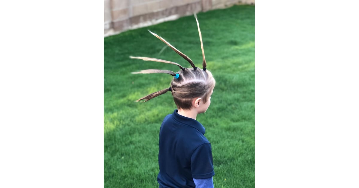 dinosaur with spikes on head