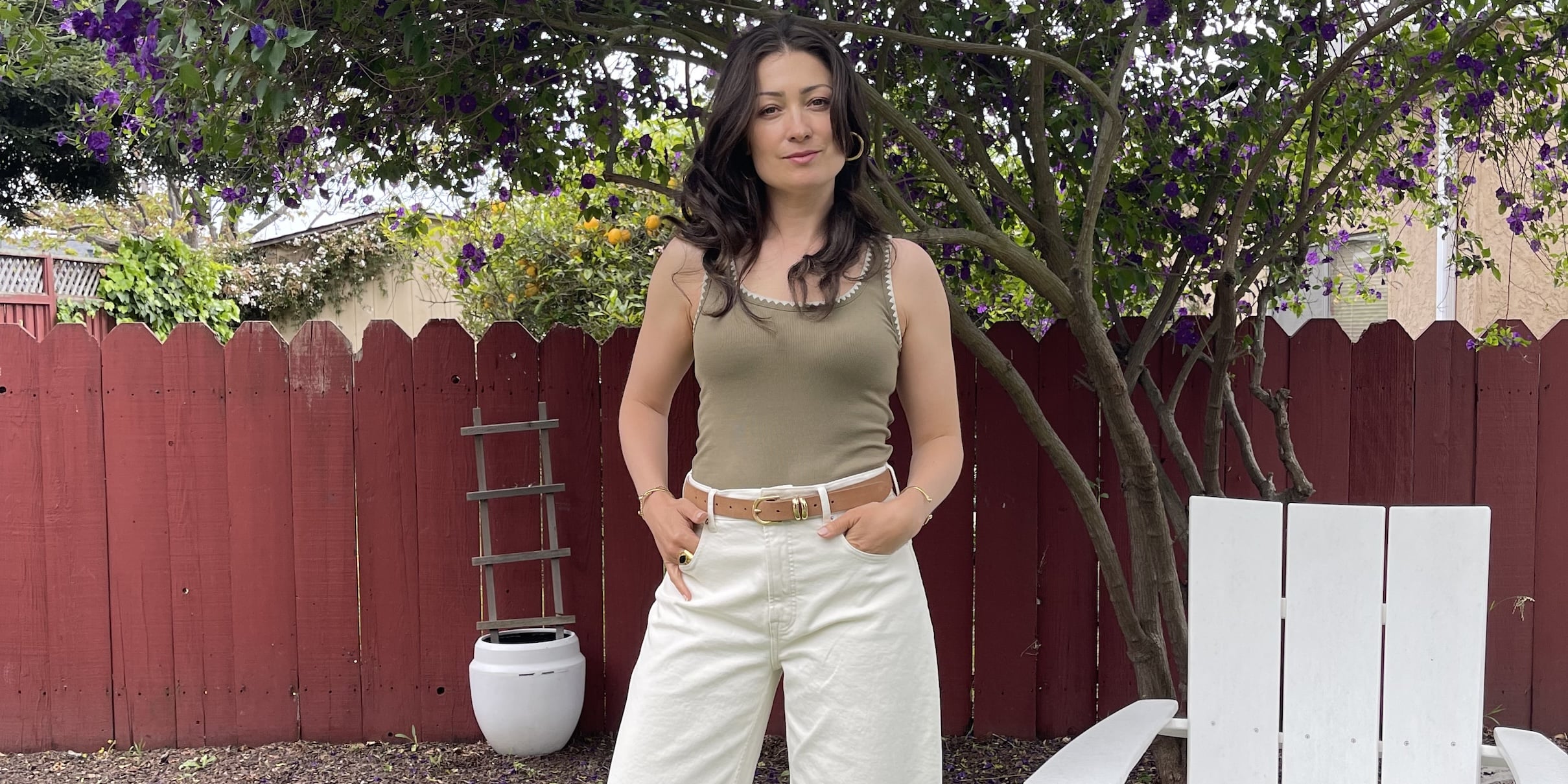 These White Barrel Jeans Instantly Elevate All My T-Shirts and Tanks