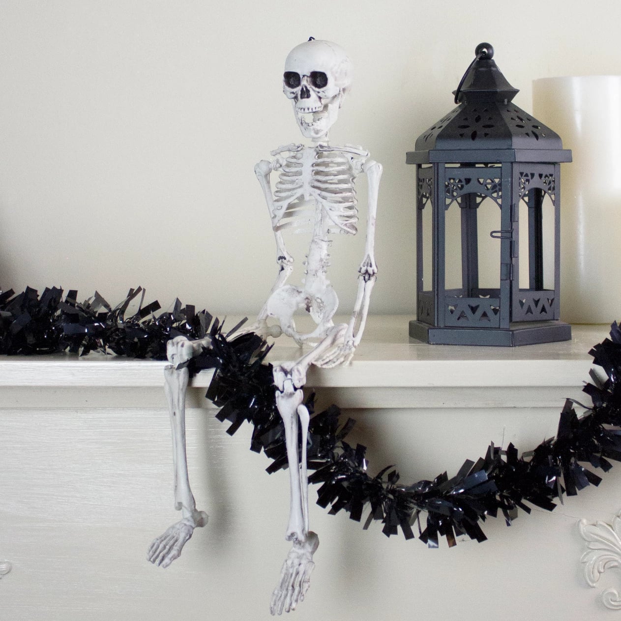 10+ Fun & Spooky Black & White Halloween Decor Ideas!