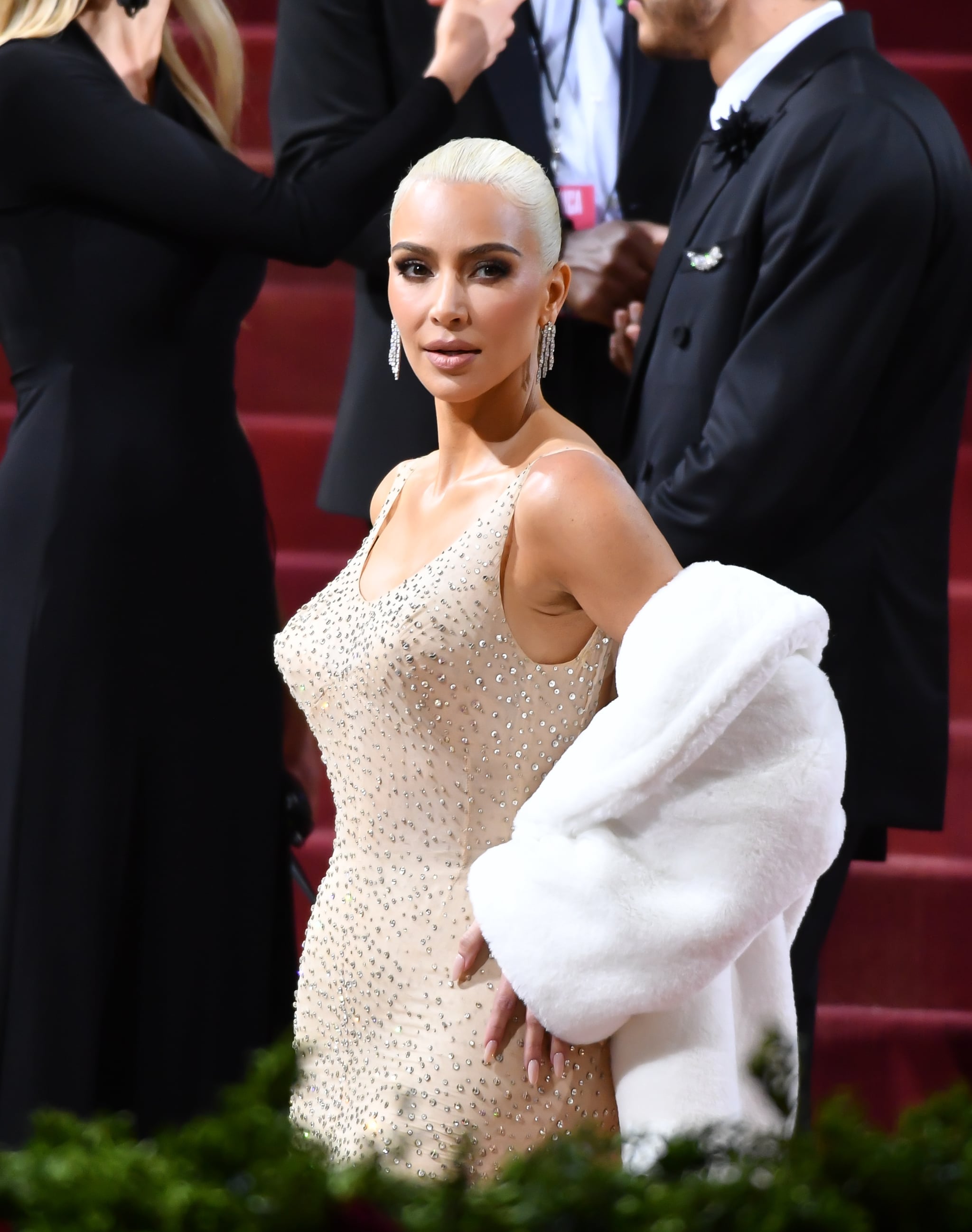 NUEVA YORK, NUEVA YORK - 02 DE MAYO: Kim Kardashian asiste a la celebración de la Gala Met 2022 