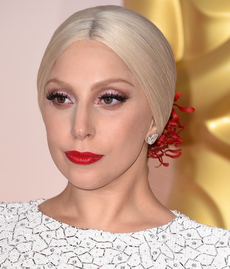 2015年Lady Gaga的低发髻梳