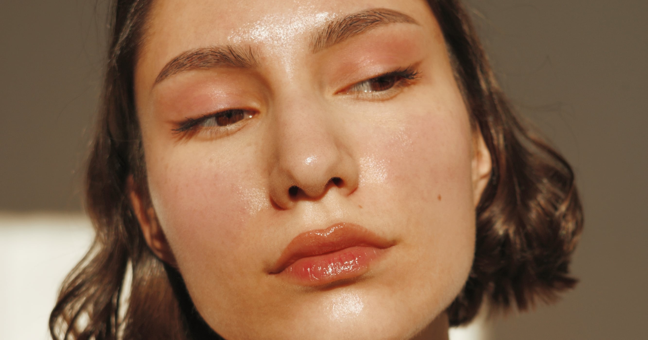 Skinny Brows Are Back — Here’s How to Fake the Look Without Tweezing