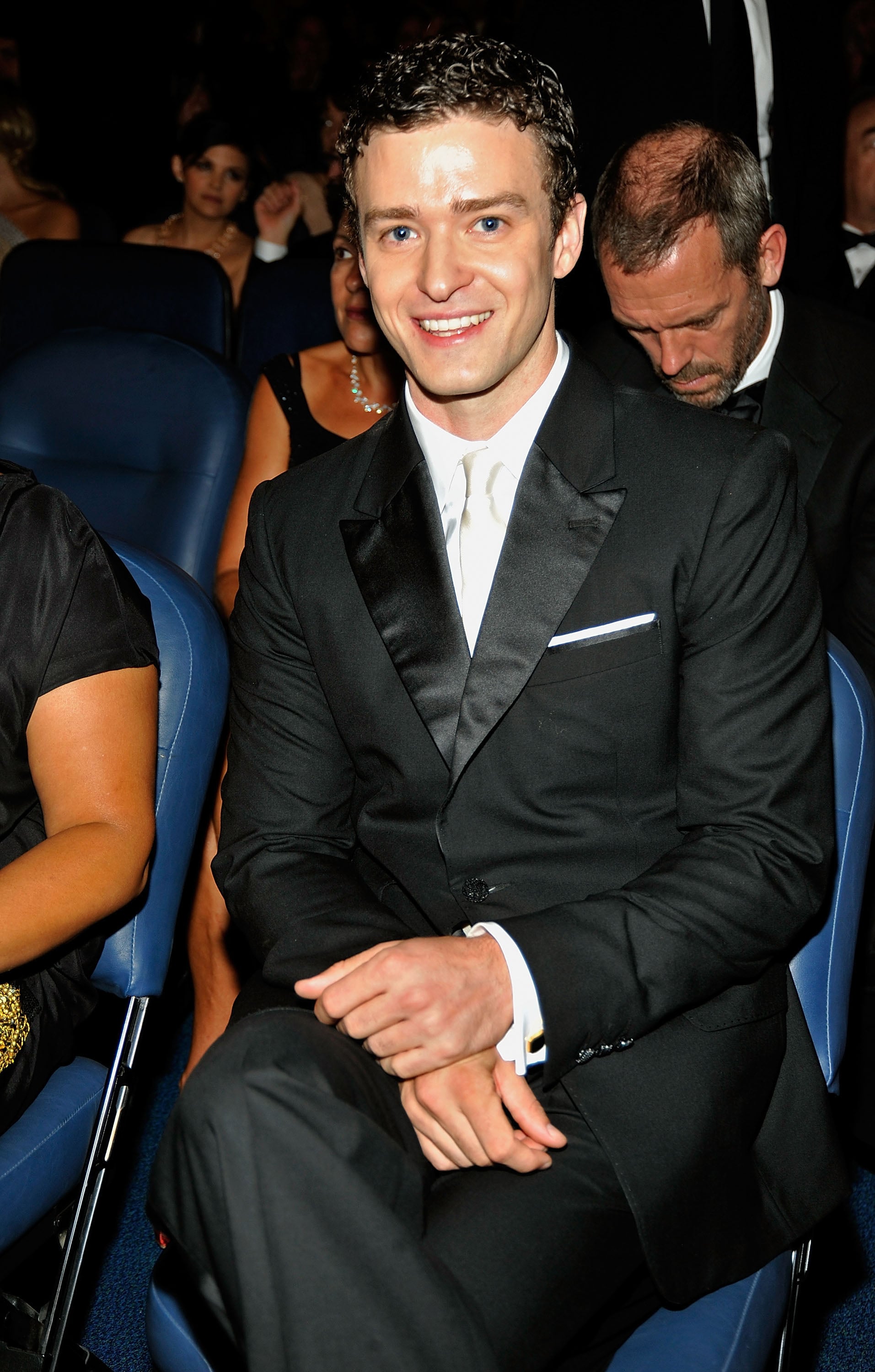 PopsugarCelebrityJosh RadnorPhotos Of The 2009 Primetime Emmy Awards Show, Neil Patrick Harris, Blake Lively, Justin Timberlake, Mad Men, Tina FeyNPH Hosts and Jokes His Way Through Mad Men, 30 Rock's Big Emmy Night!September 20, 2009 by Molly Goodson391 SharesNeil Patrick Harris was the star of the night at yesterday's Primetime Emmy Awards. He hosted the long show and managed to keep things interesting with his constant jokes and hours of preparation looking up the tiniest, most obscure roles on all the presenters' resumes to introduce them with. Check out all the winners here. Blake Lively and Leighton Meester looked gorgeous together as they took the stage to hand out an Emmy, though their show might not ever be up for any. Jessica Lange beat out her costar Drew Barrymore but the close friends looked overjoyed and the night's cutest acceptance speech might just go to a teary Kristin Chenoweth. Justin Timberlake was all over the awards with his multiple nominations, though he didn't take any home he did wi - 웹