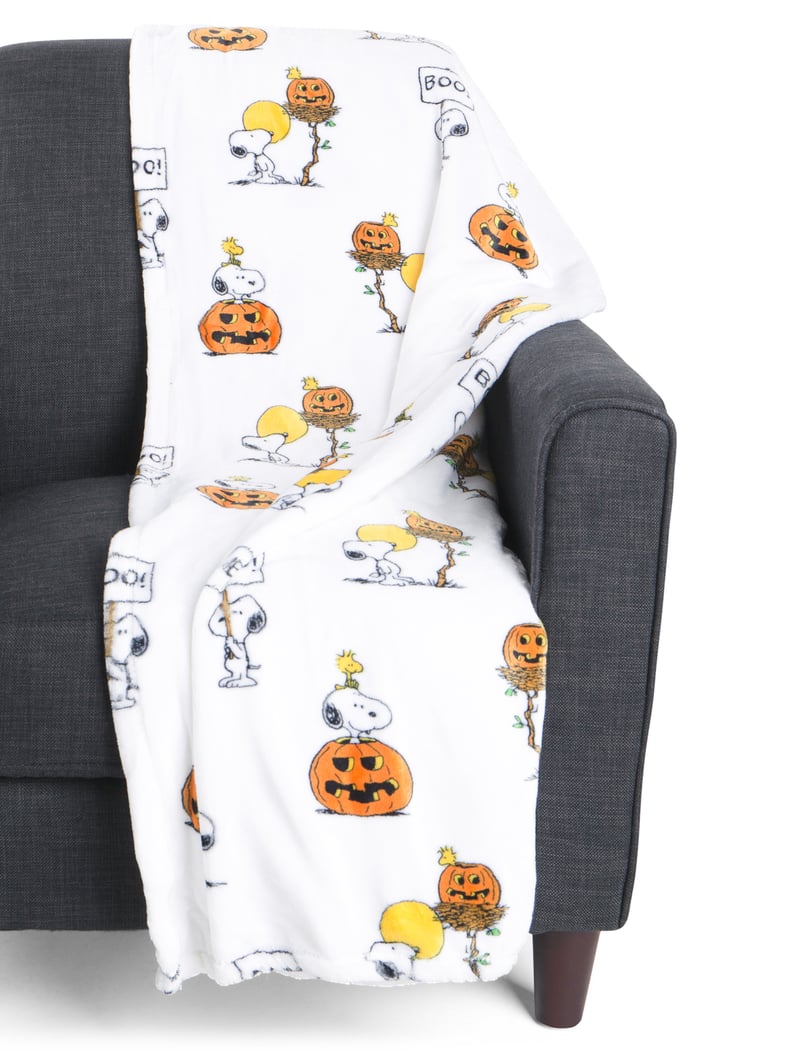 Woodstock and Pumpkins Throw Blanket