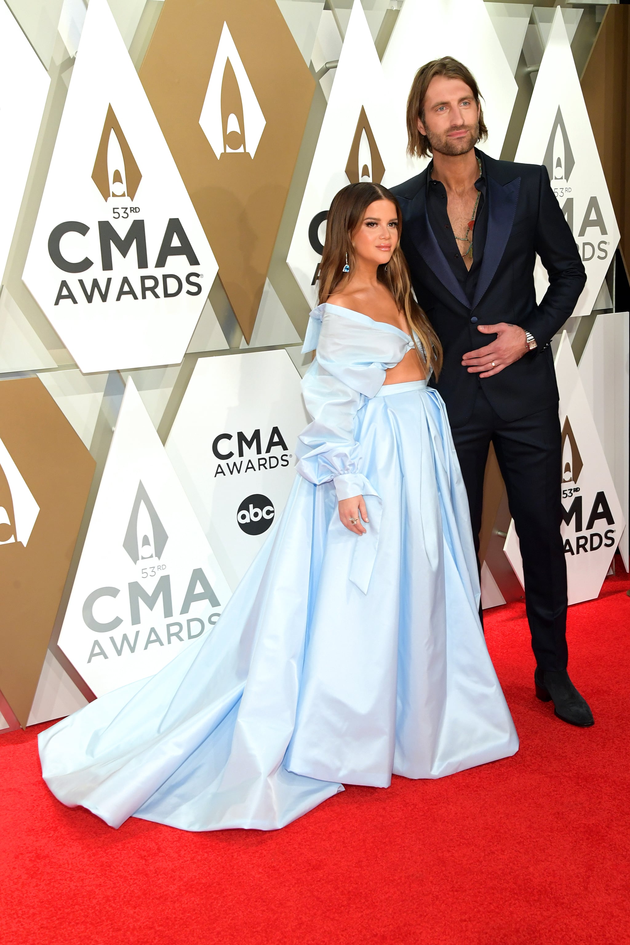 Maren Morris Wears Blue Honayda Dress To The 2019 Cma Awards Popsugar Fashion