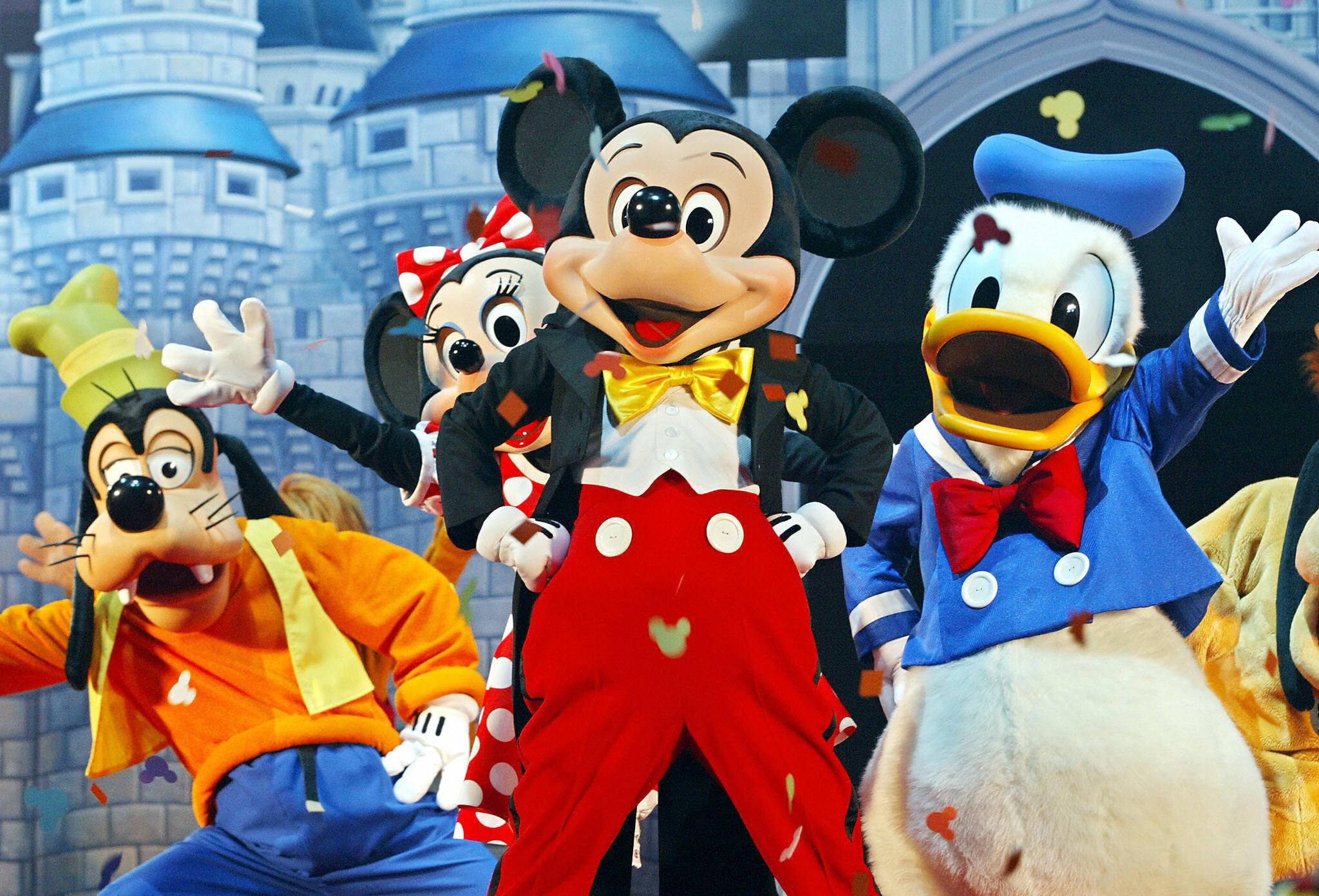 Disney Cast Member Secrets | POPSUGAR Smart Living
