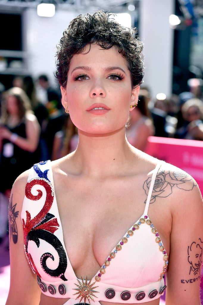 Halsey's Short Curly Hair in 2016