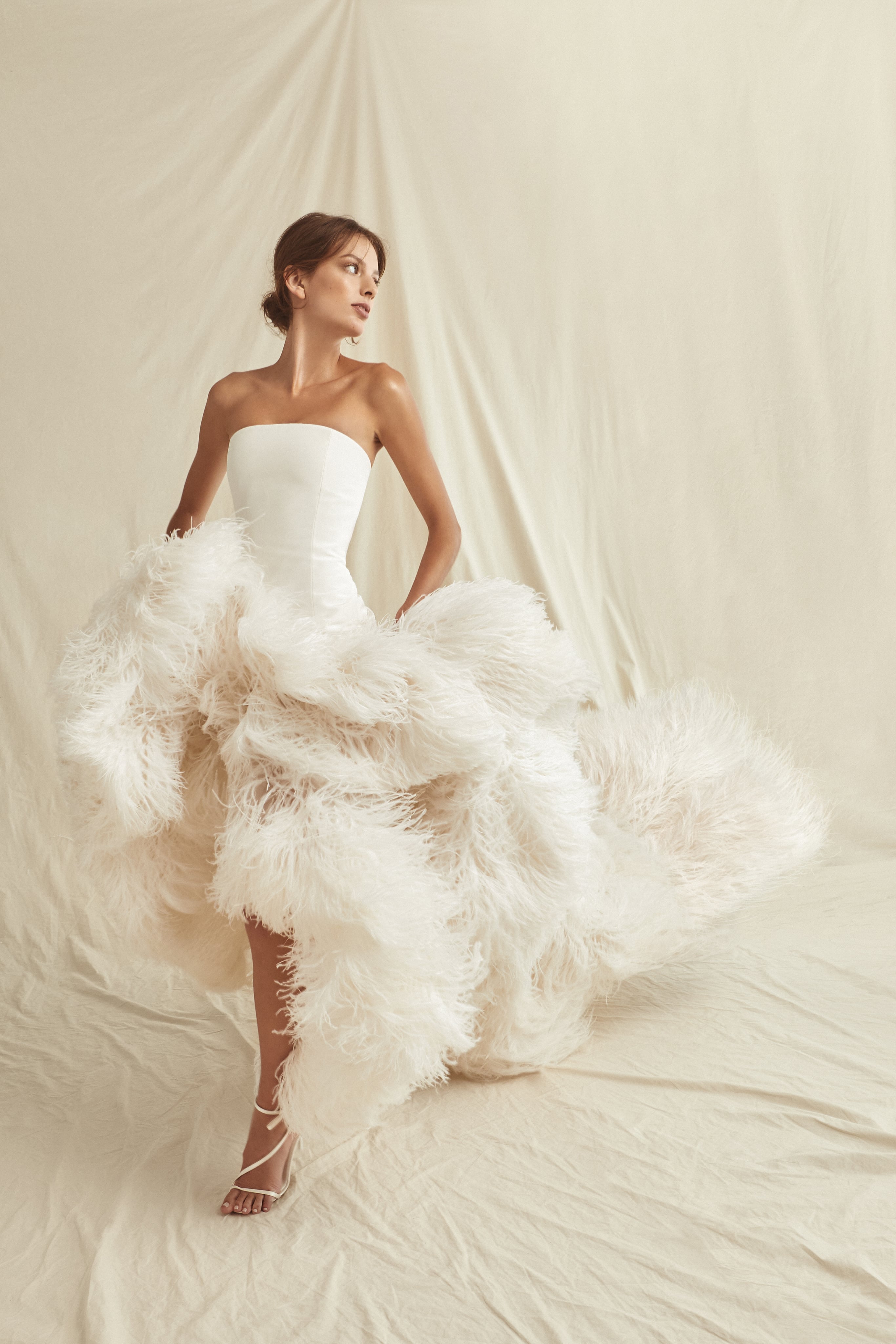 35 Ostrich Feather Wedding Dresses for the Couture Bride