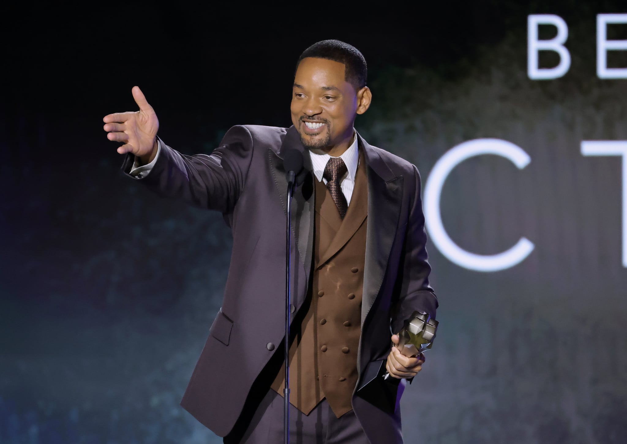 LOS ANGELES, CALIFORNIA - MARCH 13: Will Smith accepts the Best Actor award for 
