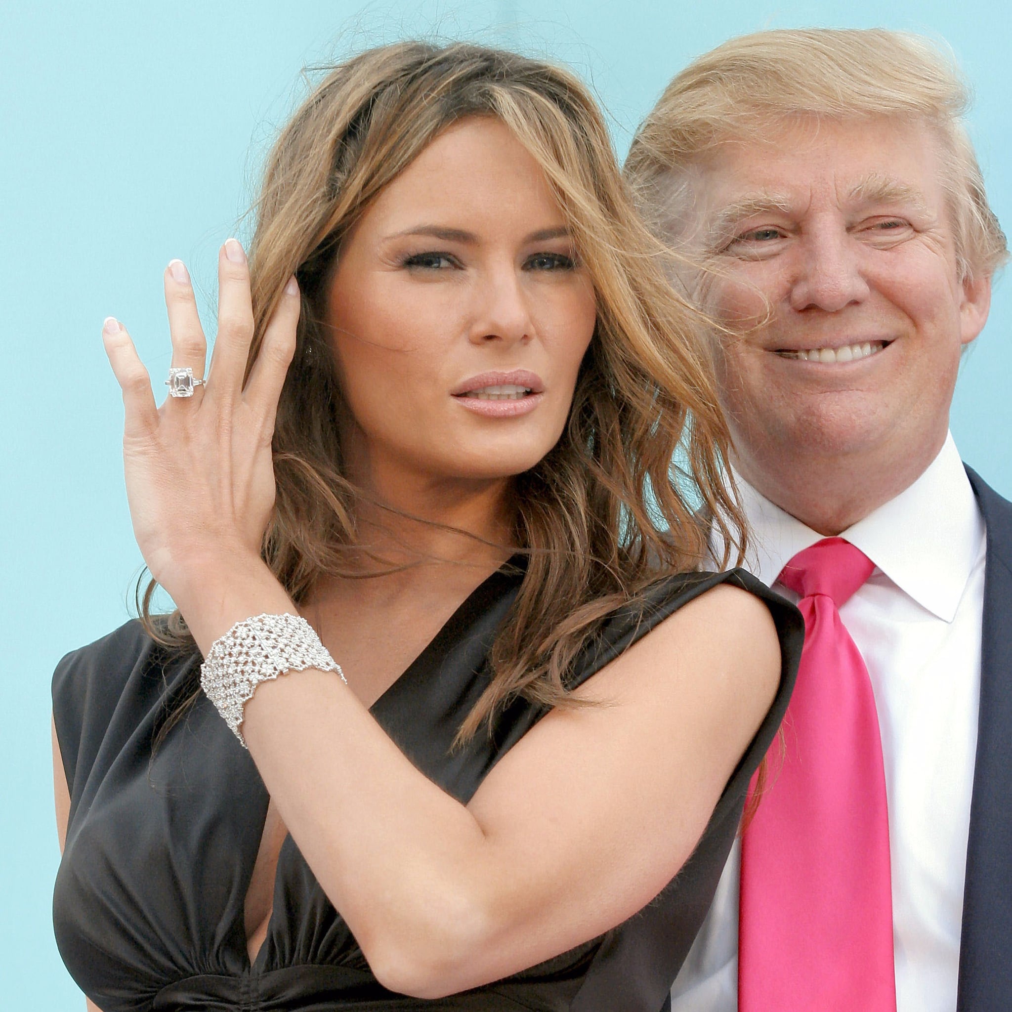 Melania Trump Flotus Favours One Piece Of Jewellery Given By Donald