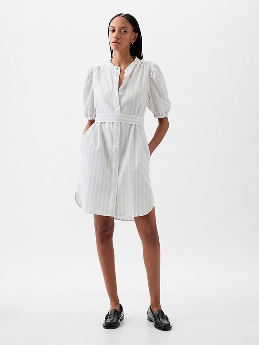 Shop Similar Versions of Anne Hathaway's Gap Poplin Shirtdress