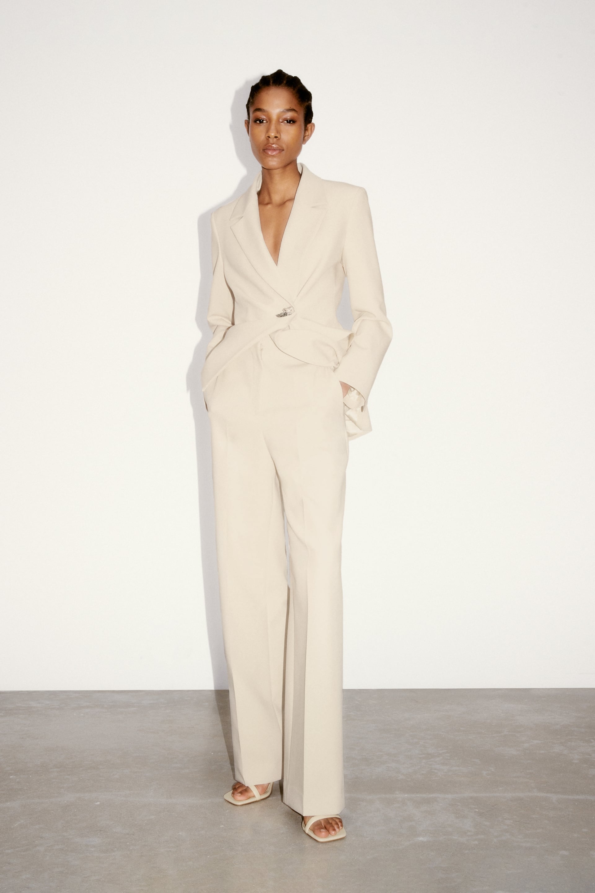 How to Wear One Tan Blazer Ten Ways – Just Posted | White blazer outfits,  Navy pants outfit women, Tan blazer