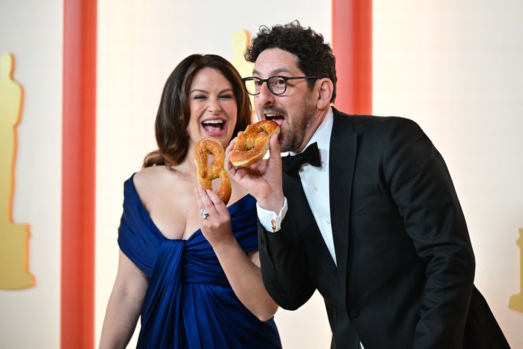 凯蒂·洛斯和亚当·夏皮罗在2023年奥斯卡颁奖典礼上的椒盐饼干