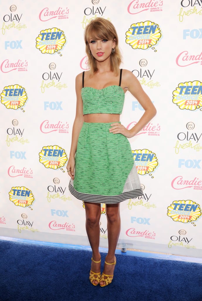Taylor Swift on the Red Carpet For 2014 Teen Choice Awards