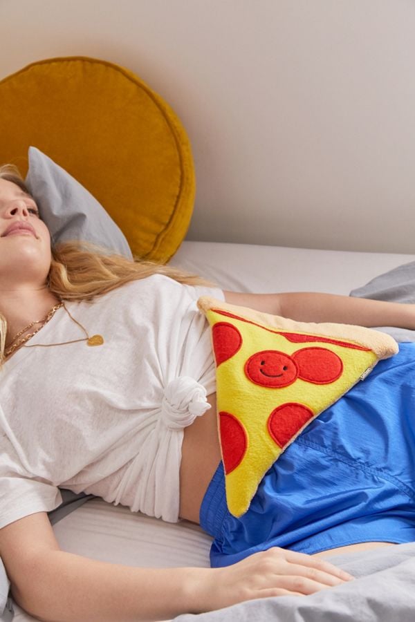 Huggable Pizza Heating + Cooling Pad ($29)