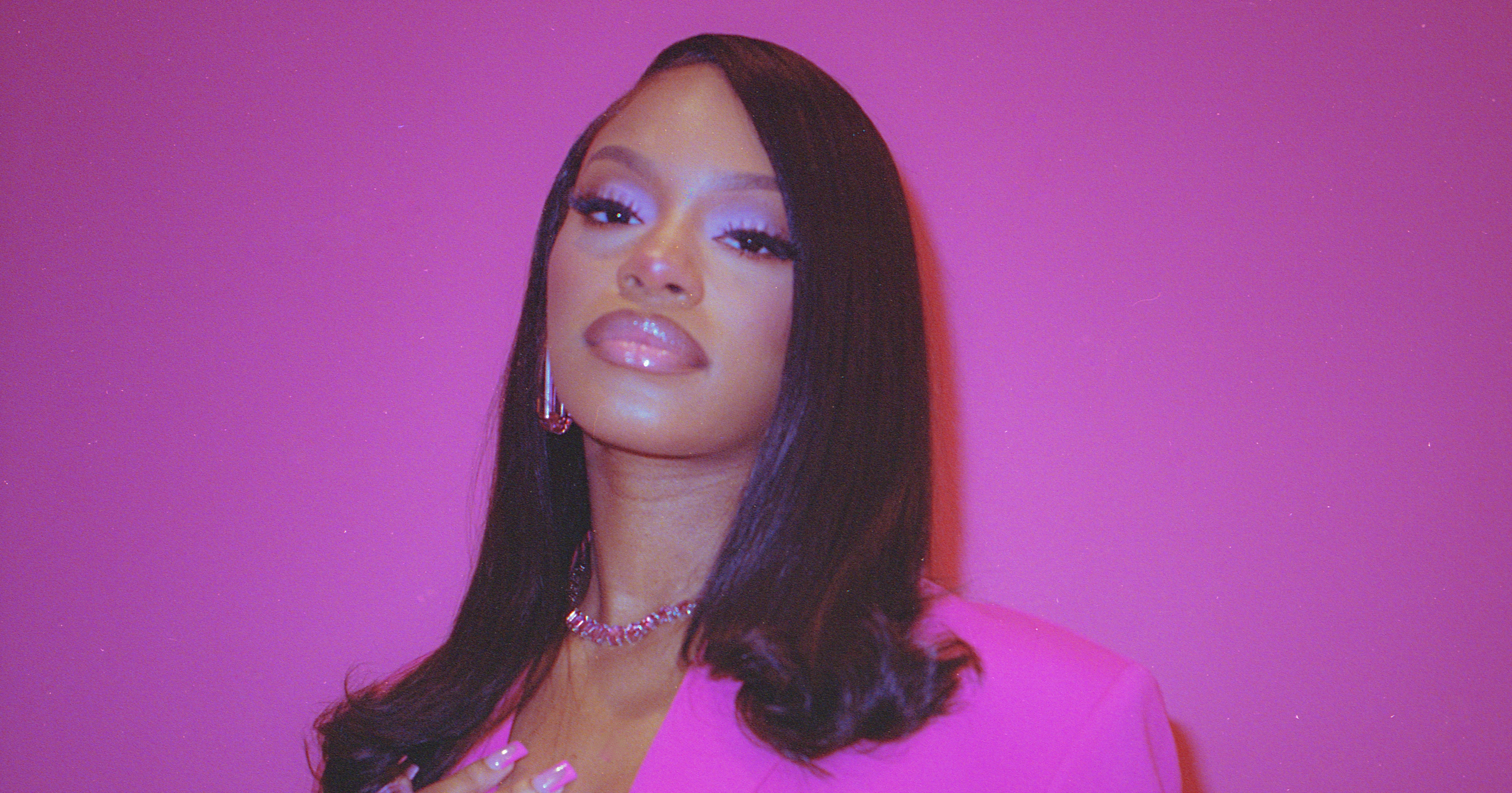 Monaleo Isn’t Scared to Juggle Motherhood and Her Rap Career: “I Know I Get Sh*t Done”